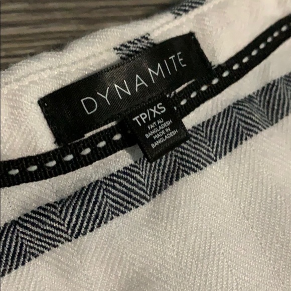 Incredibly soft Dynamite shirt - Picture 3 of 5